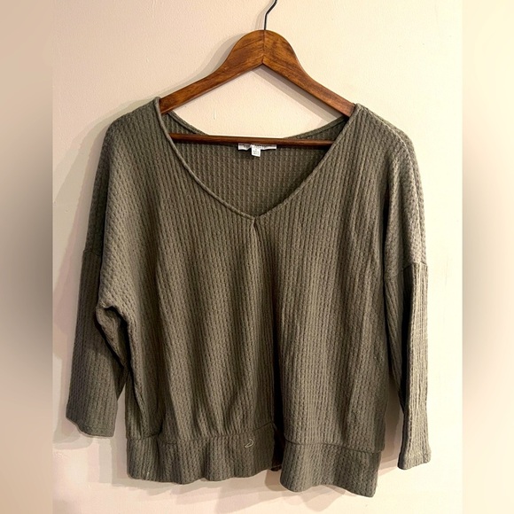 GREEN ENVELOPE Women’s Olive Green Waffle Knit V-Neck Long Sleeve Top Size L - Picture 1 of 4